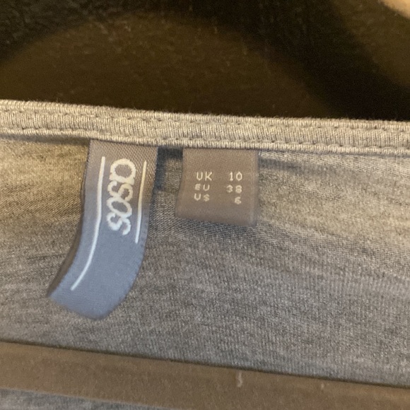 BUNDLE 🤍 ASOS PACK OF 2 long sleeve tees - Picture 2 of 4